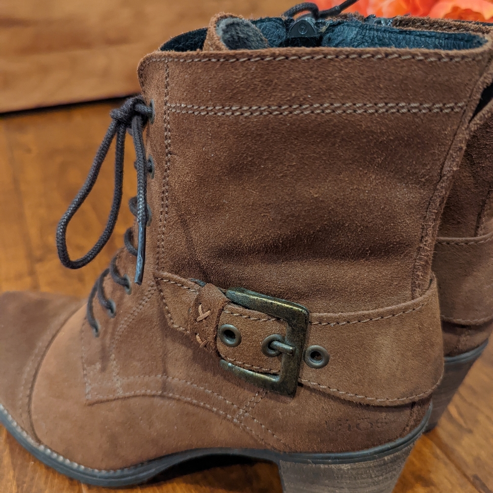 Taos Women's Laka Brown Suede Boot, Sz. 9-9.5, 40 European. - Picture 3 of 14